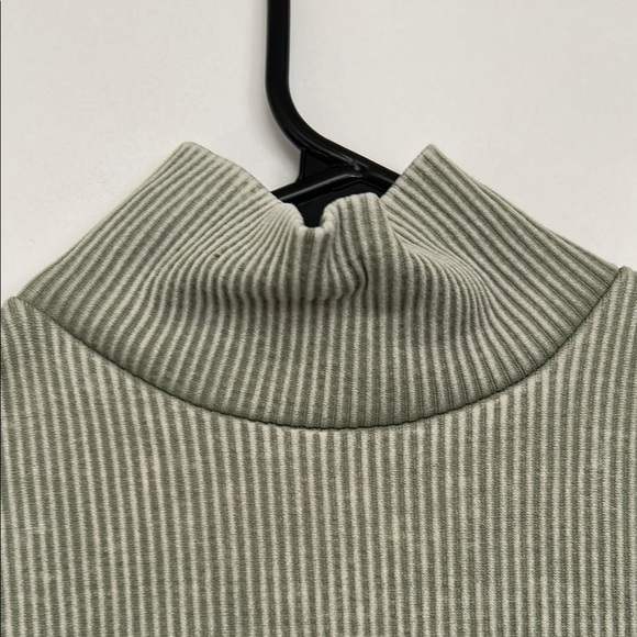 Stylish Olive Ribbed Bodysuit forever 21 long sleeve open back - Picture 3 of 7